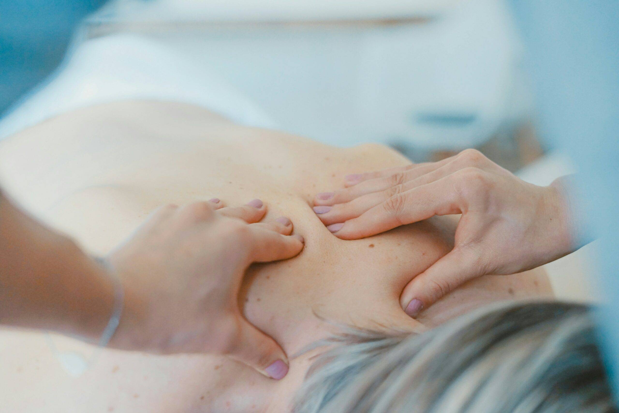 Chiropractic vs. Physical Therapy: Which One Is Right for You?